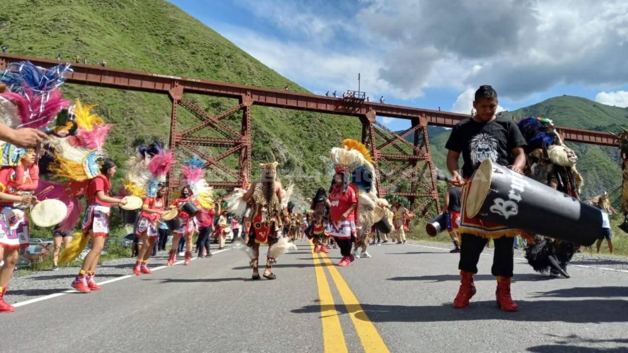 Cuando baja el Diablo: Carnaval en el Viaducto El Toro