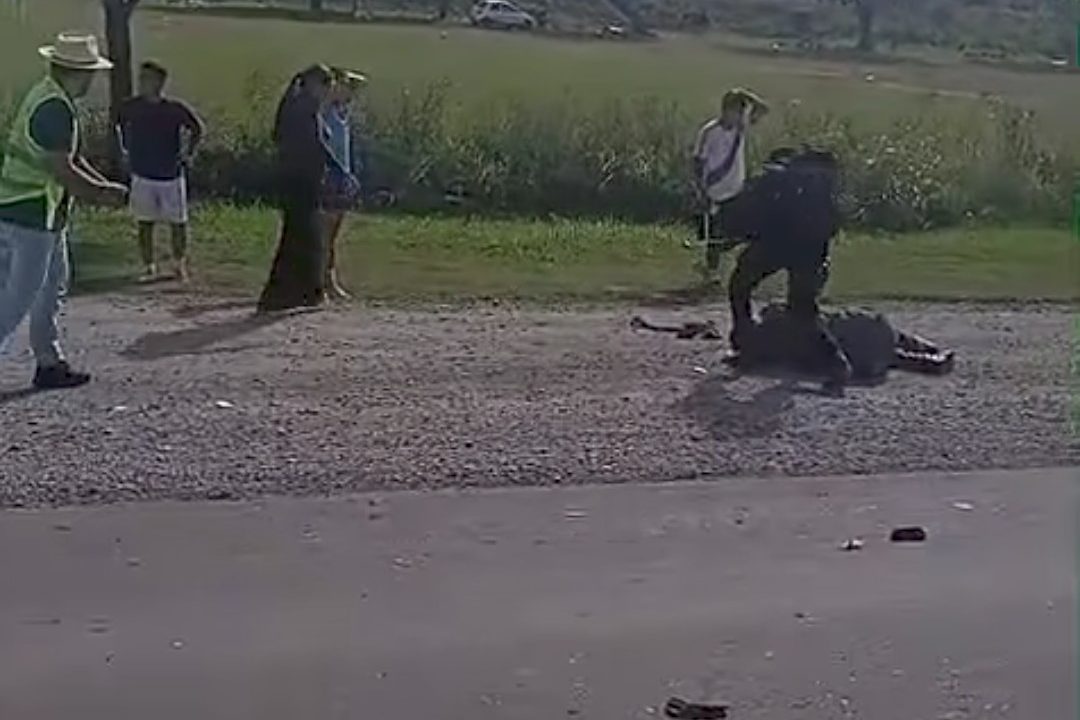 Grave siniestro en El Carril: Dos policías fueron atropellados y están en estado delicado