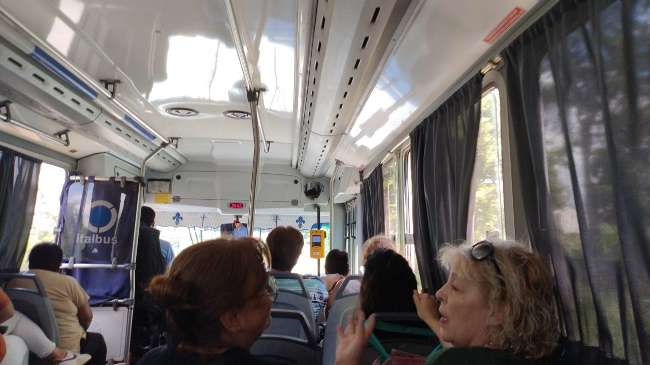 Servicio de colectivos para el jueves 30 y mañana viernes 1 de mayo