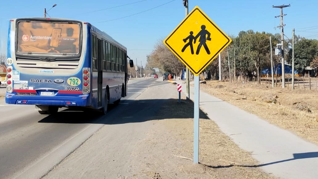Empresas de colectivos advierten recortes en el servicio por una millonaria deuda de SAETA
