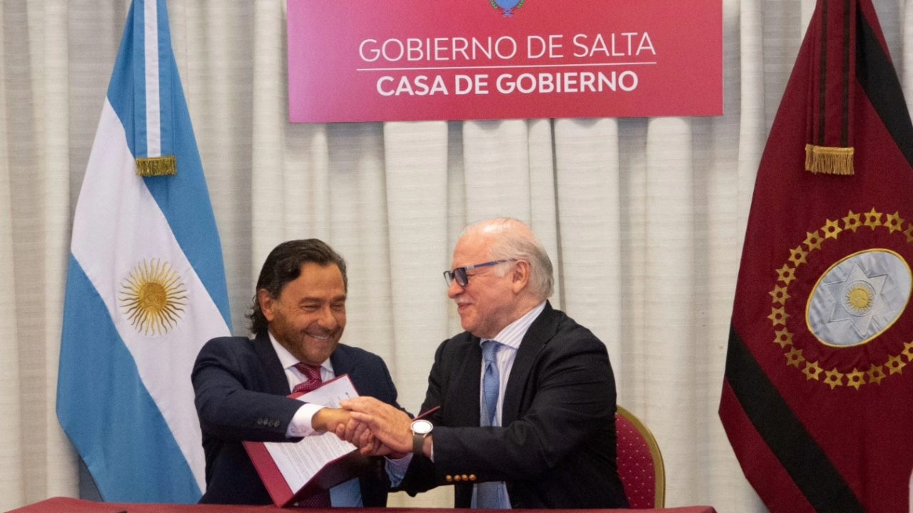 Sáenz firmó un acuerdo con el Hospital Italiano para fortalecer la alta complejidad y la investigación médica