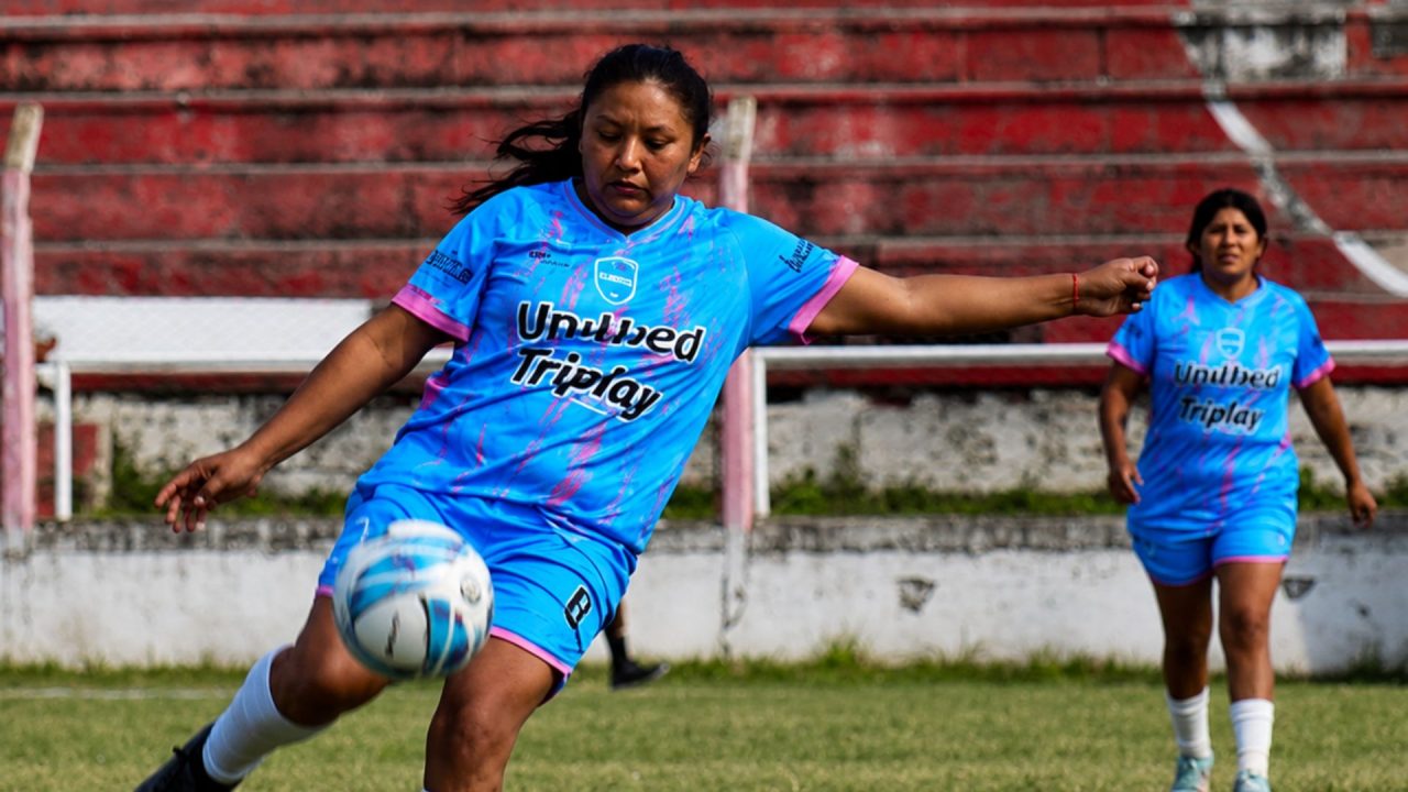 Olimpia y Los Álamos golearon en el campeonato femenino
