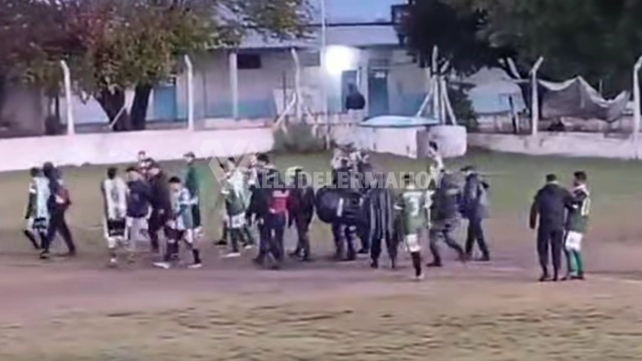 Pedradas, piñas y destrozos en la final de la Liga Rural en Olimpia Oriental