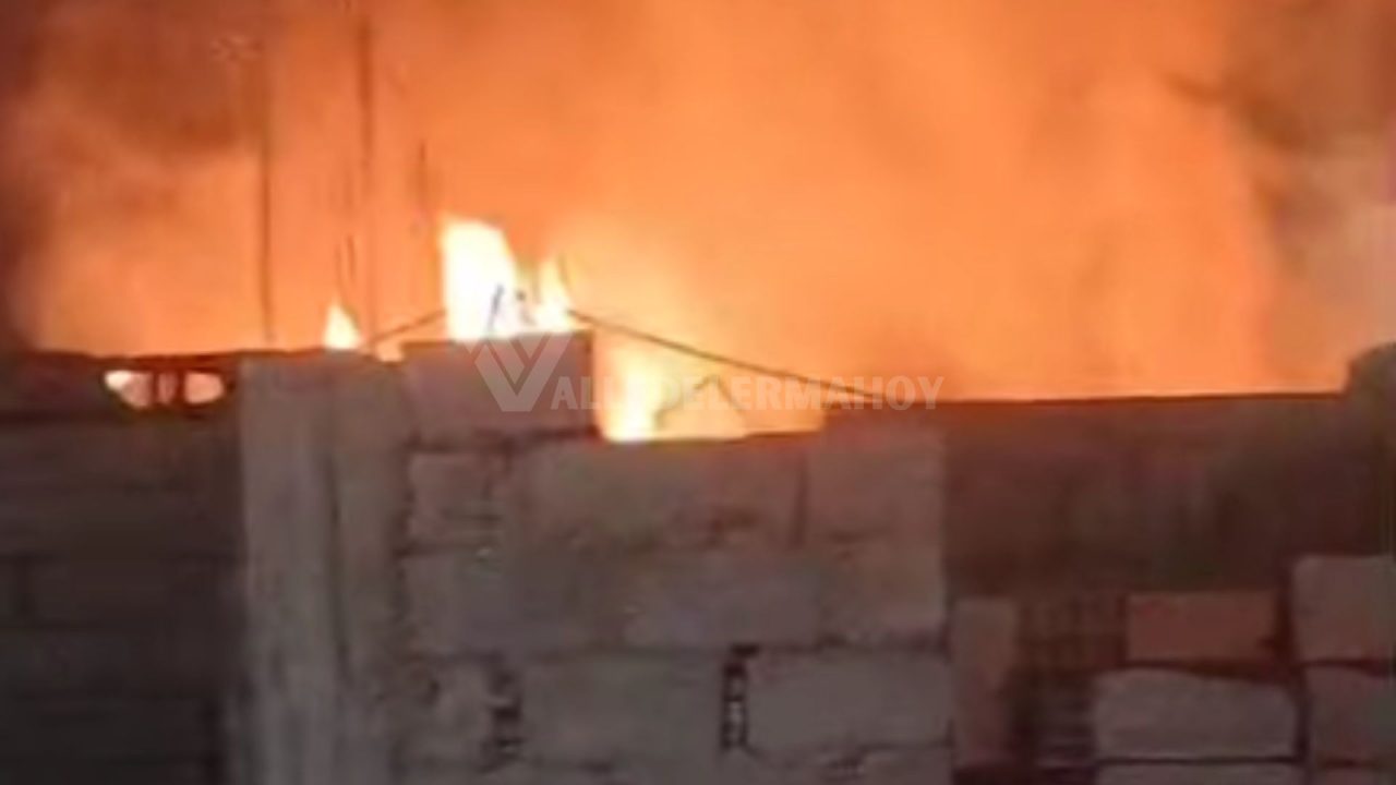 Incendio en barrio Los Paraísos: Una mamá y sus tres hijos quedaron con lo puesto