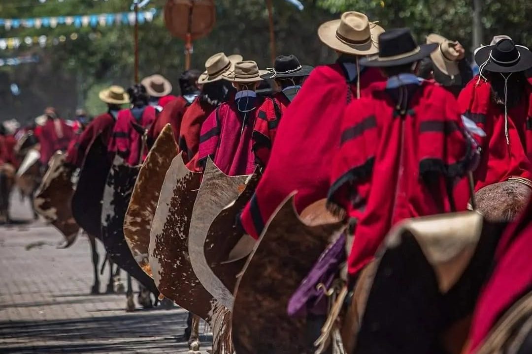 Con gala, desfile, pialada y un festival inolvidable, Campo Quijano celebra sus 105 años