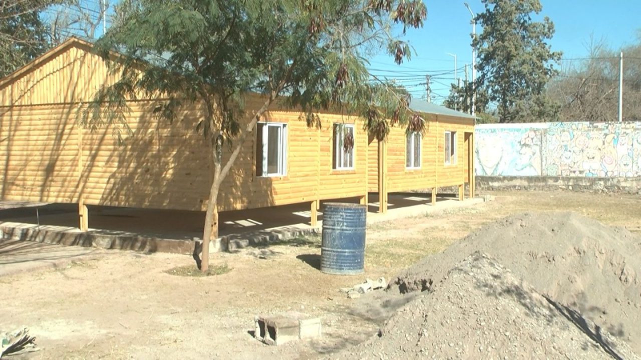 El Carril: Aulas de madera para aprender y una escuela que no da a basto