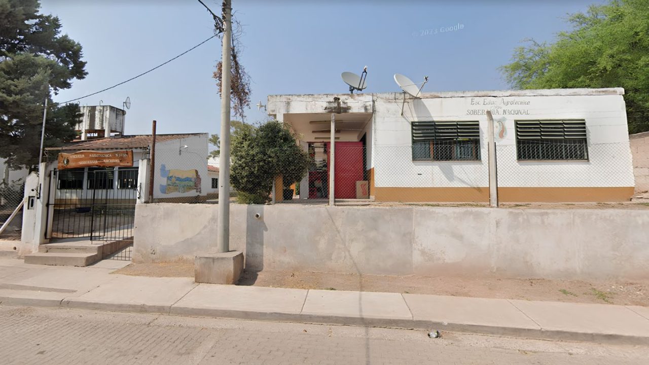  Alarma en una escuela de Guachipas: Un alumno apuntó con un arma a una docente