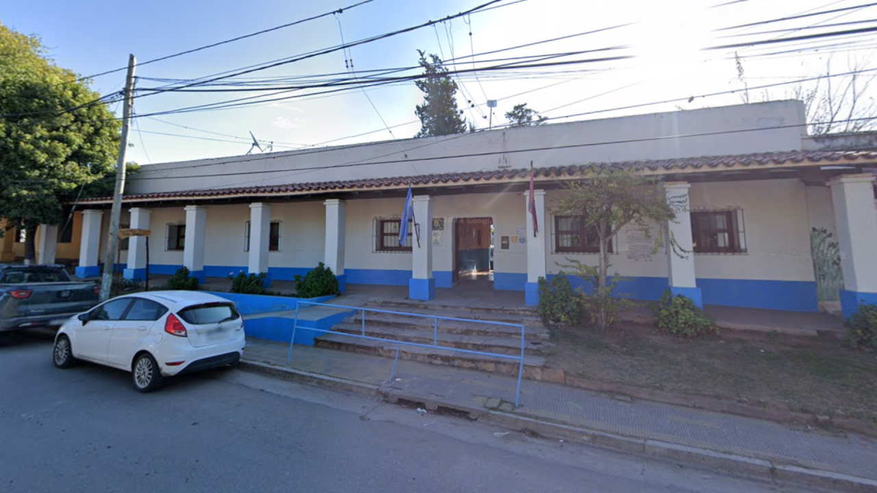 Revuelo en Coronel Moldes: Apartaron a un profesor de Religión porque salió a la luz su pasado como sacerdote