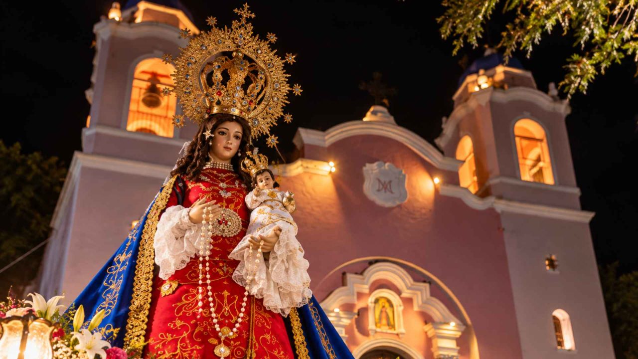 Rosario de Lerma celebra a su patrona: Una multitud de fieles se prepara para la procesión de la Virgen del Rosario